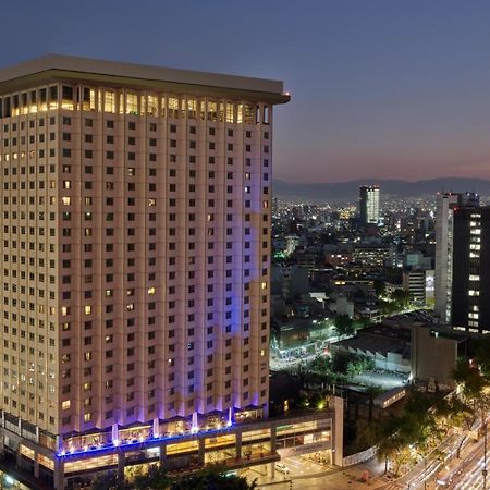 Fiesta Americana Reforma Città del Messico Esterno foto The hotel at night