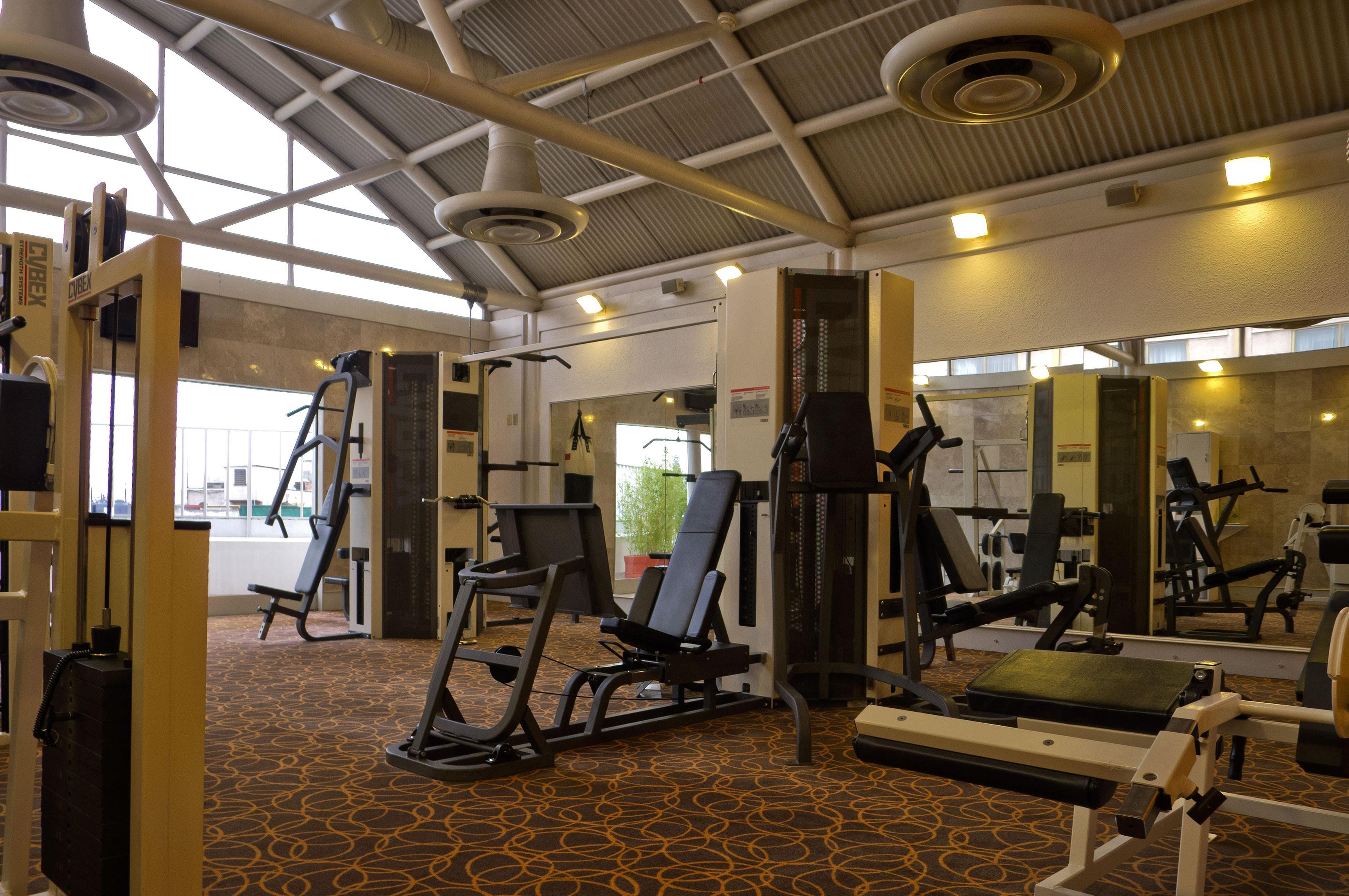 Fiesta Americana Reforma Città del Messico Esterno foto The gym at the hotel