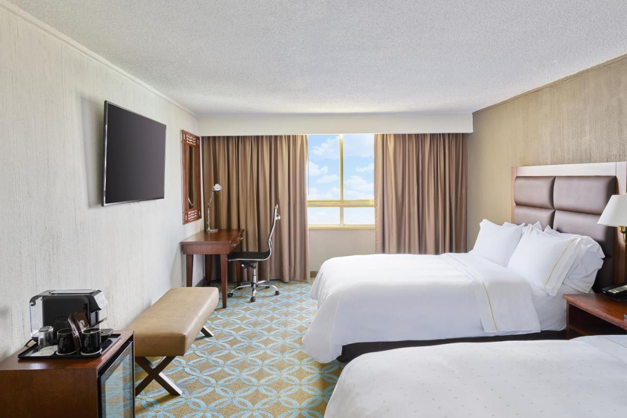 Fiesta Americana Reforma Città del Messico Esterno foto A guest room at the Hilton San Francisco